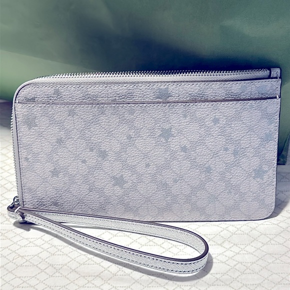 NWT Kate Spade Spade ♠️ Flower Star Toss Medium L-zip Wristlet main image 1